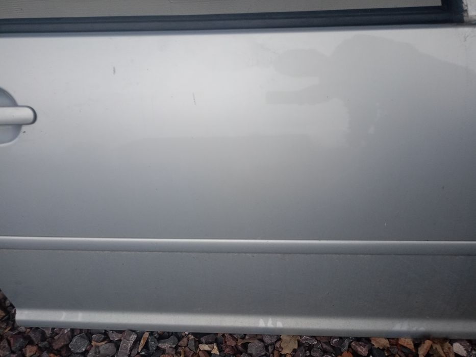 Drzwi prawy przód VW Bora, kod lakieru LB7Z