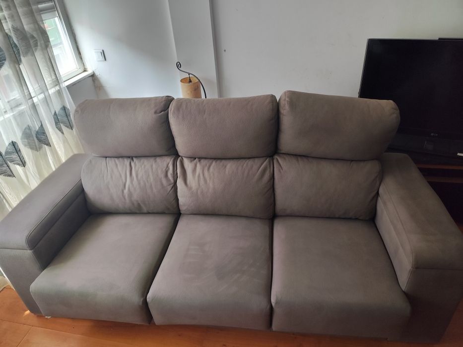 Sofá 3 lugares + 2 baús de arrumação