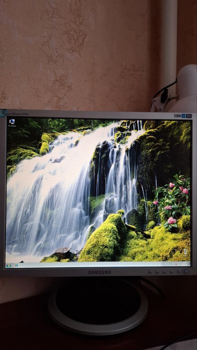 Монітор Samsung з якісним зображенням