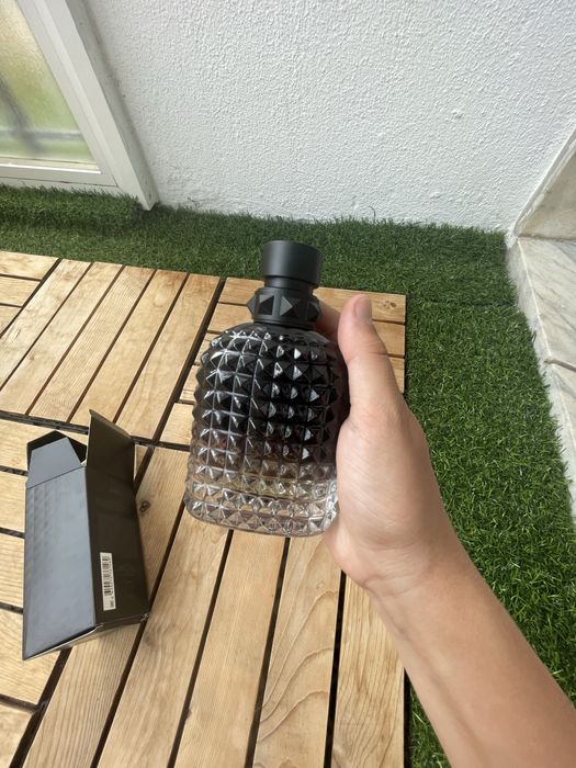 Valentino perfume born in roma uomo nunca usado