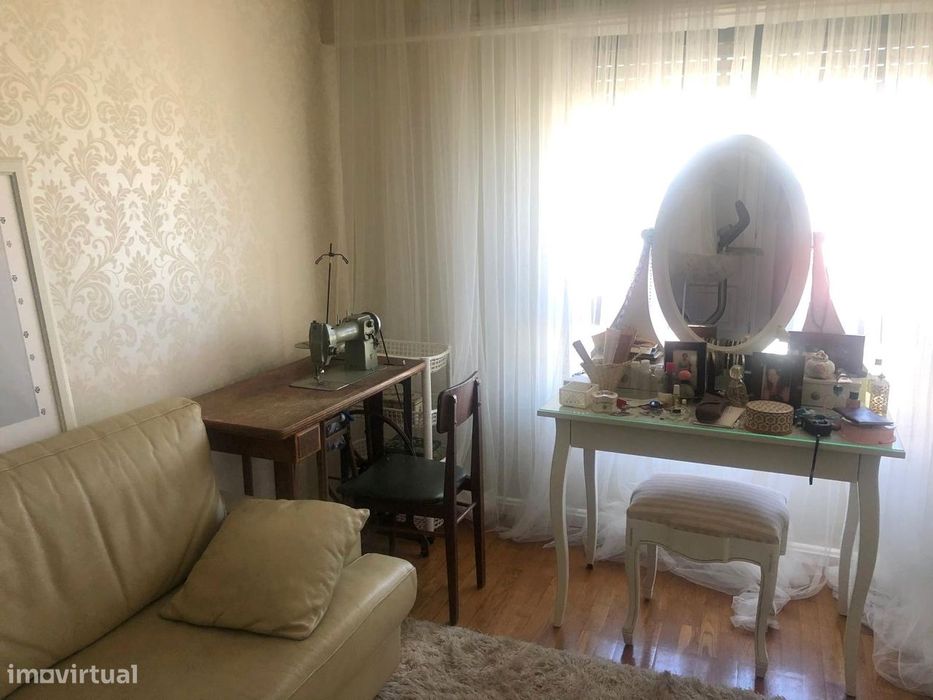 Apartamento T2 Arrendamento em Queluz e Belas,Sintra