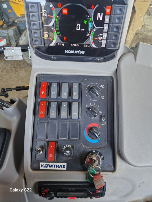 Retroescavadora Komatsu wb93