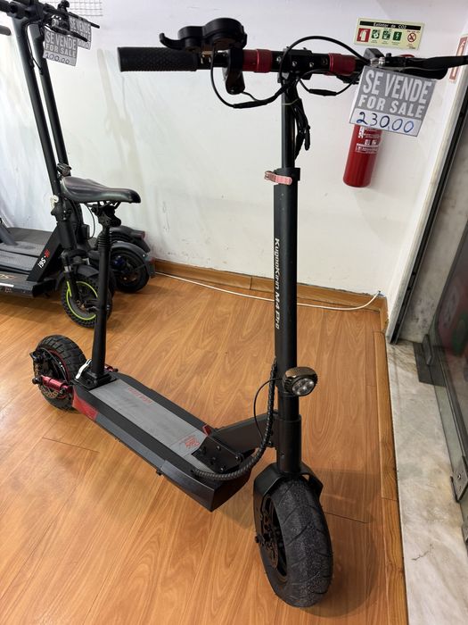 Trotinete em bom estado velocidade maxima 44km/h