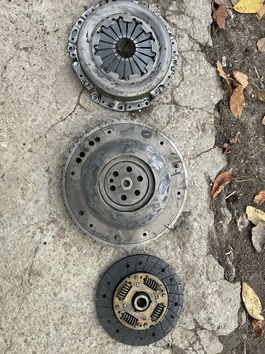 Маховик kia shuma  кіа sephia  ii 1.6