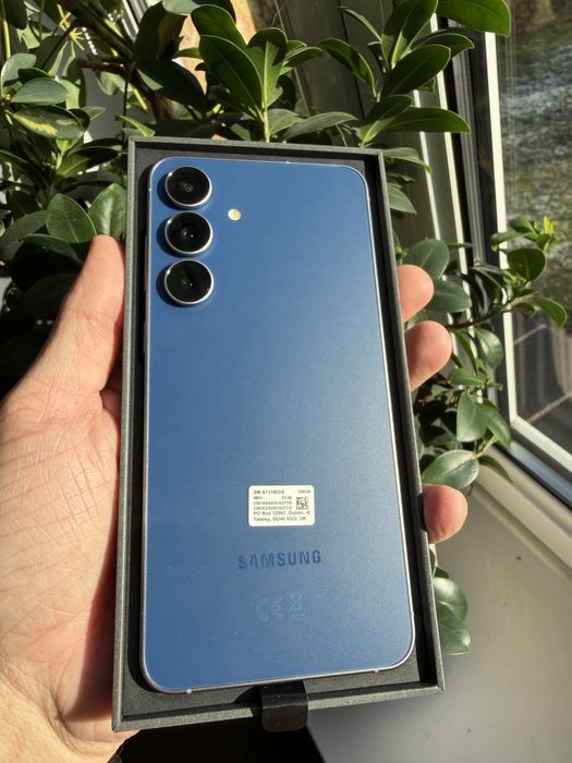 Telefon Samsung Galaxy S25 FE 8 GB / 256 GB 5G Niebieski/Navy