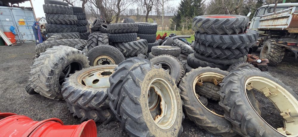Koła do międzyrzędzi Massey Ferguson 300/95-46 12,4-32