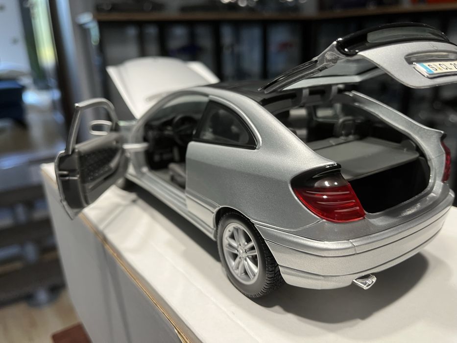 Mercedes cl 203 coupe 1:18