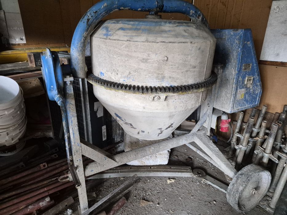 Na sprzedaż betoniarka 250l