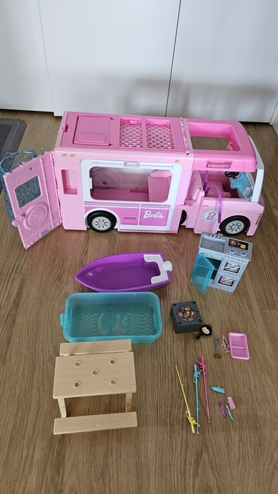 Kamper Barbie z akcesoriami