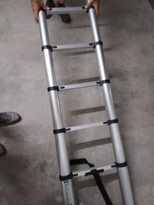Escadote telescópica