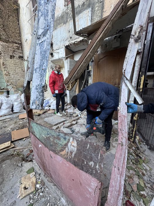 Демонтажні роботи та вивіз сміття / перевезення / вантажники / підключ