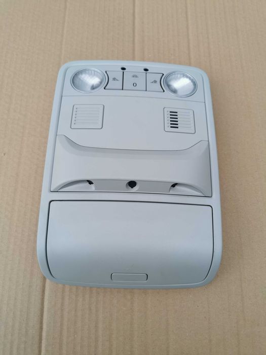 Lampka podsufitki VW Golf VI Tiguan