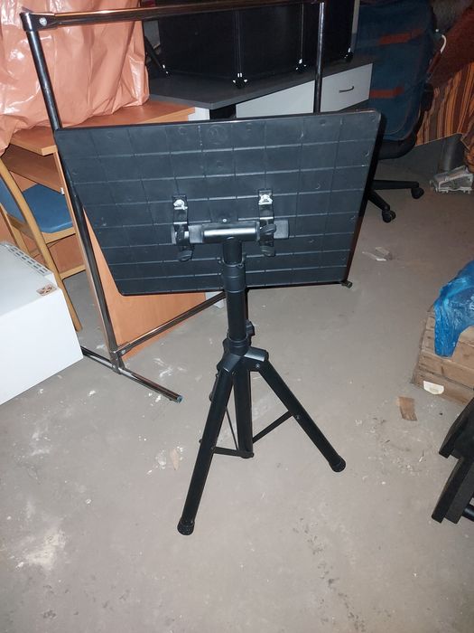 Statyw pod laptopa, projektor