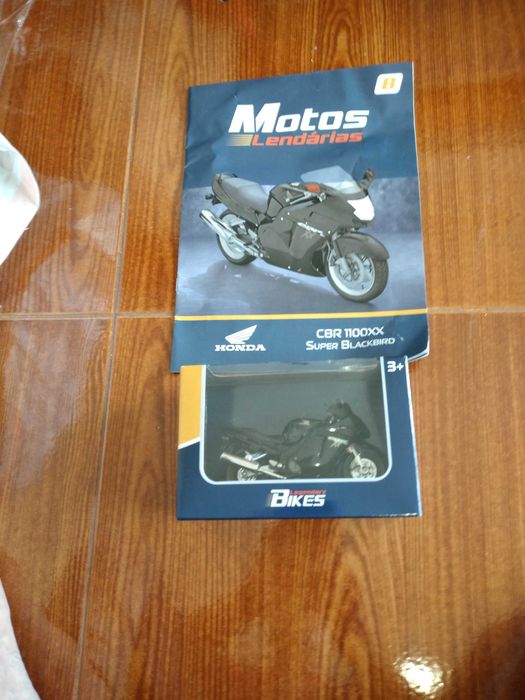 Maquetes de motos de colecção e fascículos