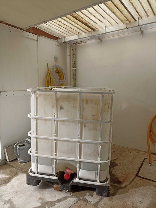 Depósito Água 1000 litros usado em bom estado