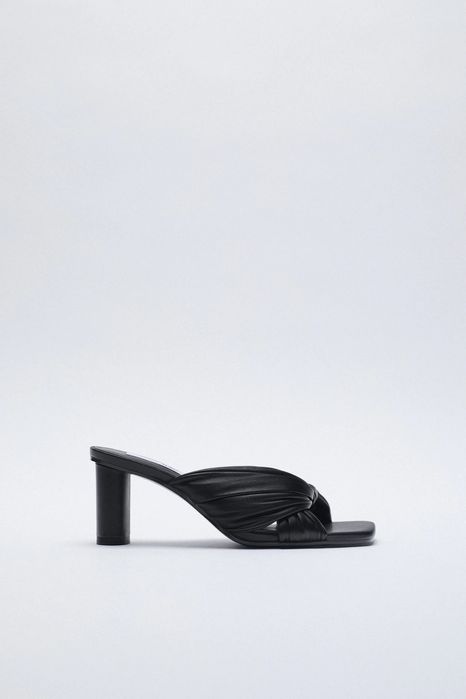 Босоніжки, шльопанці, балетки ZARA