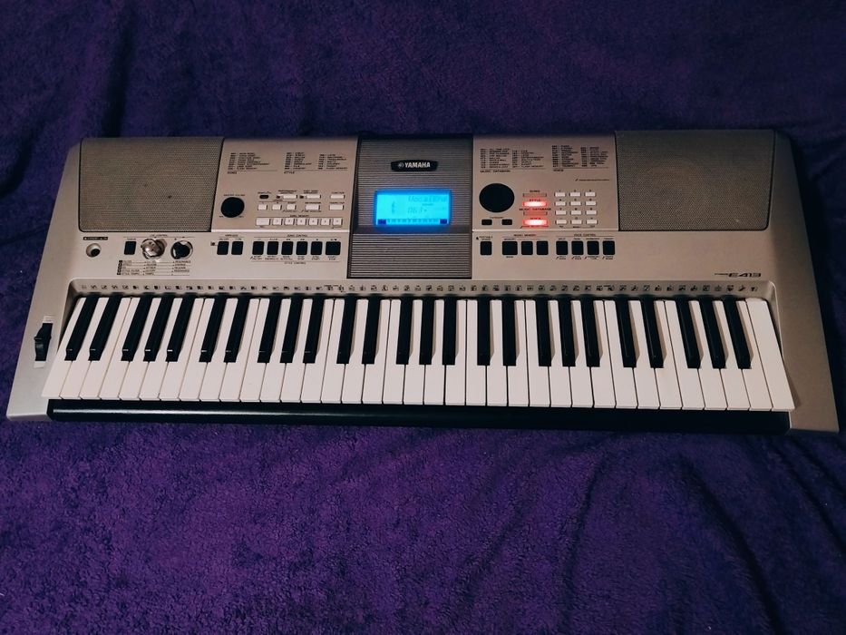 Keyboard Yamaha PSR E413