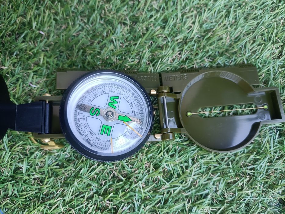 Nowy kompas składany