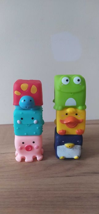 Zwierzątka gumowe kostki sensoryczne do kąpieli 12m+ Smiki Smyk