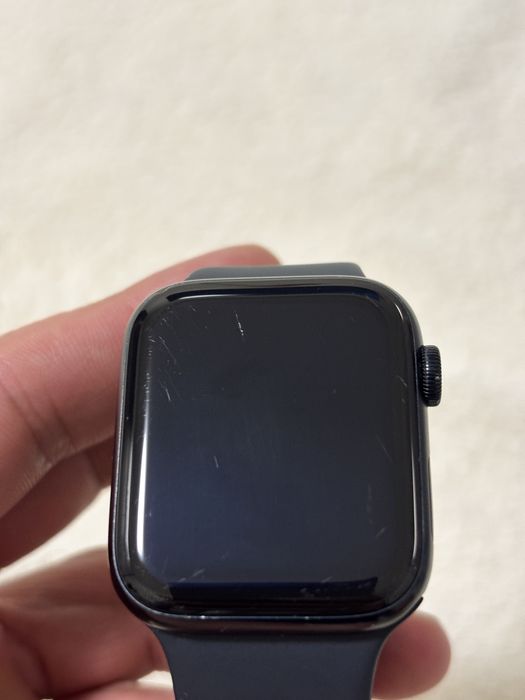 Продам свій Apple Watch SE 2