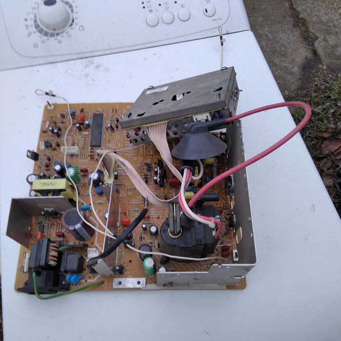 Шасі-плати від цвітного Тв і другі..