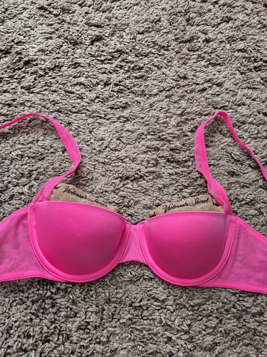 Бюст Victoria Secret 32C