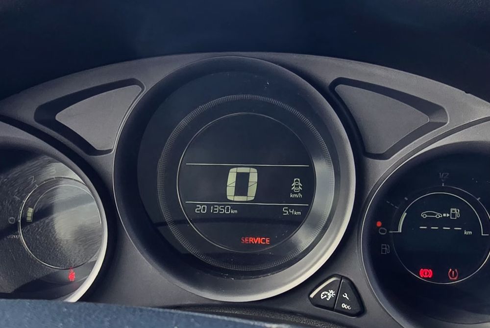 Citroën C4 1.2 PureTech Feel (2016) "201.000km REAIS" Consumos Baixos COMPLETAMENTE NOVO!! (5150€)