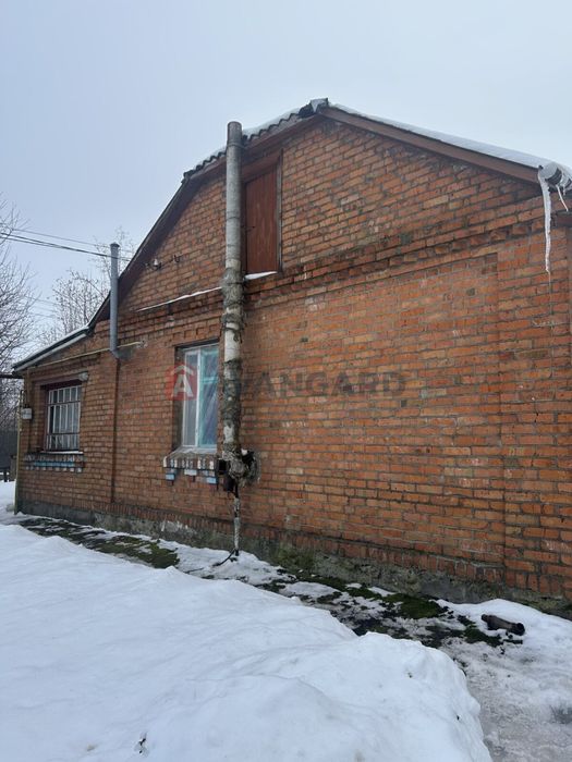 Цегляний будинок в межах міста