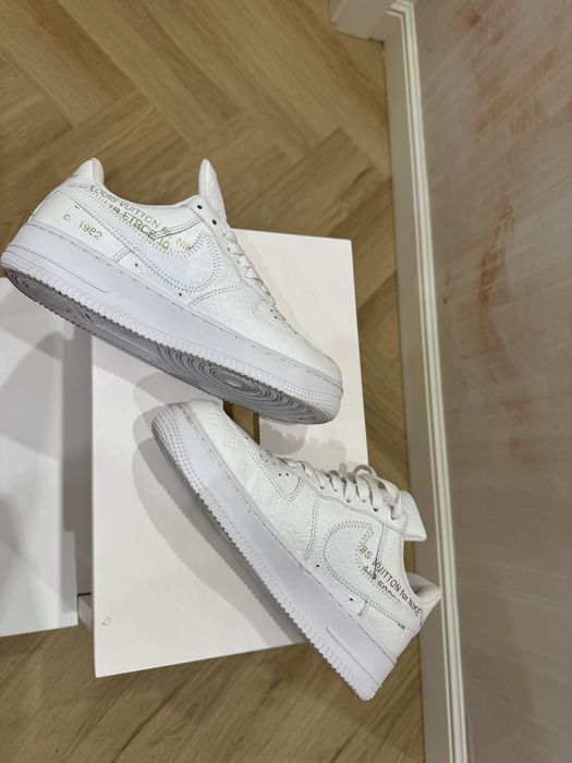Białe adidasy sneakersy