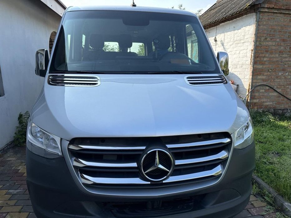 Mercedes Sprinter W907/W910 Накладки на решітку (широка модель, 6 шт)