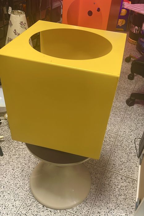 Estantes Metalicas Laranja Amarelo Space Age Mid Century Modern Design