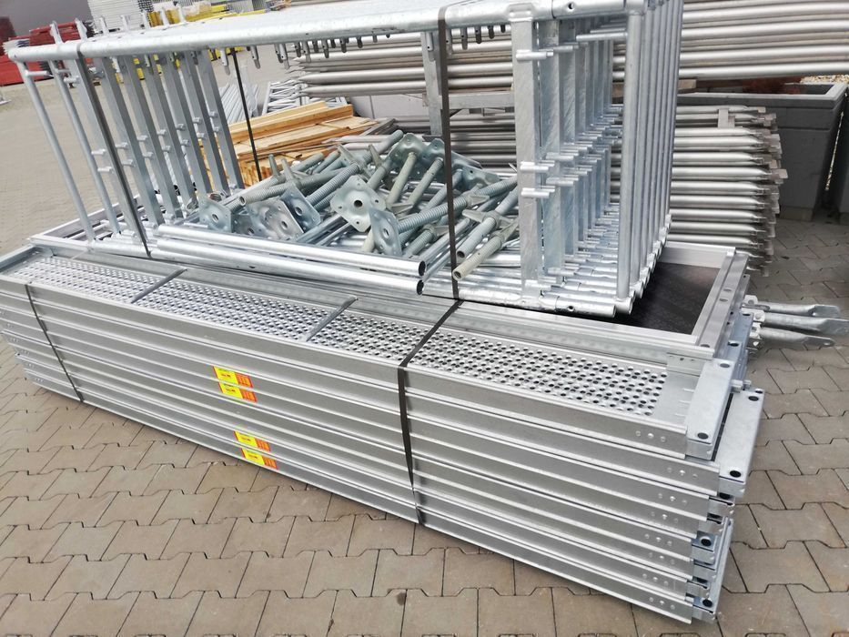 Rusztowanie fasadowe system plettac 300 m2 Wyprzedaż