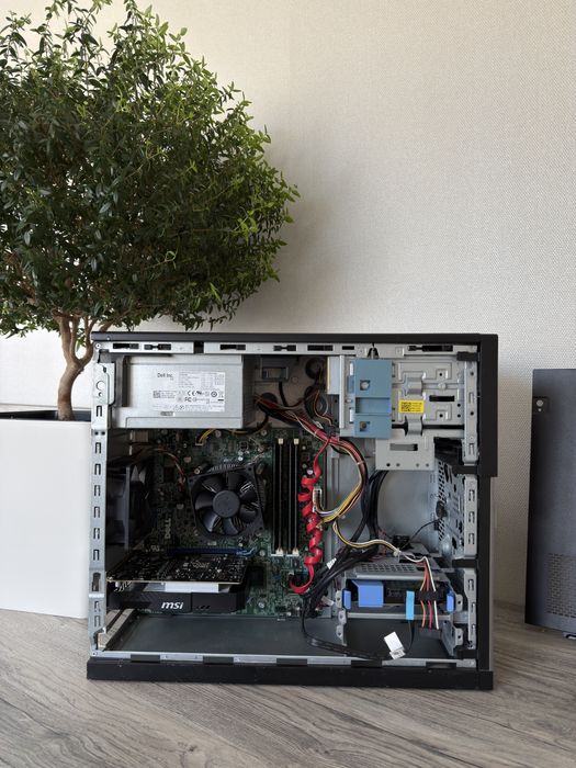 компʼютер для роботи/ігор