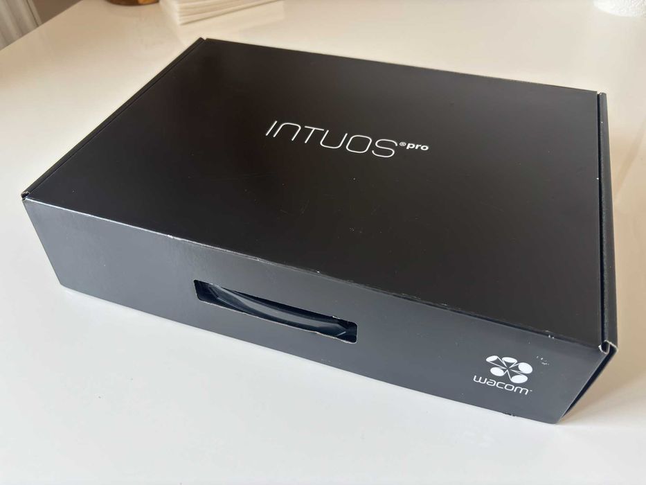 Графічний планшет Wacom Intuos Pro S