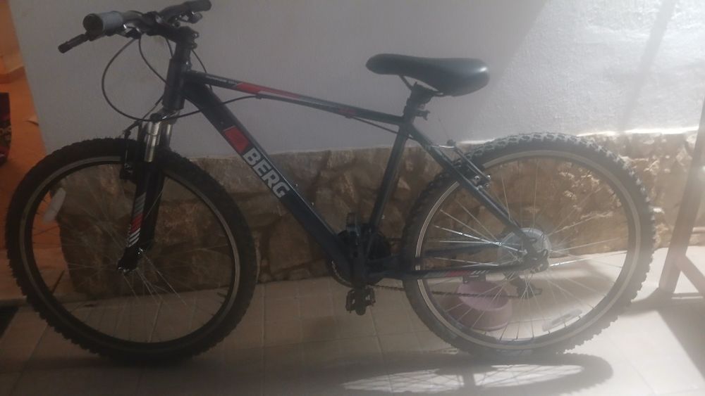 Bicicleta em mais ou menos bom estado