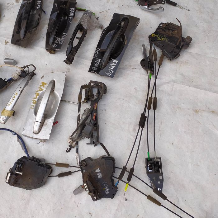 Ручка дверей замок дверей Toyota Camry 40 замок двери ручка двери