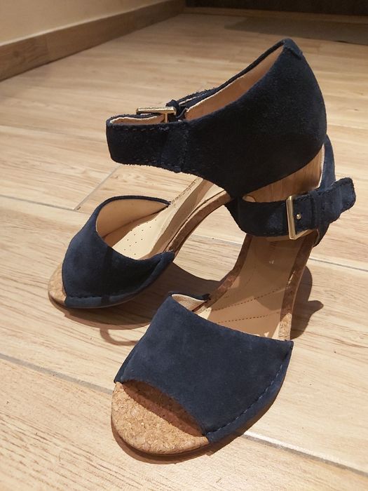 Nowe sandały na obcasie CLARKS 36