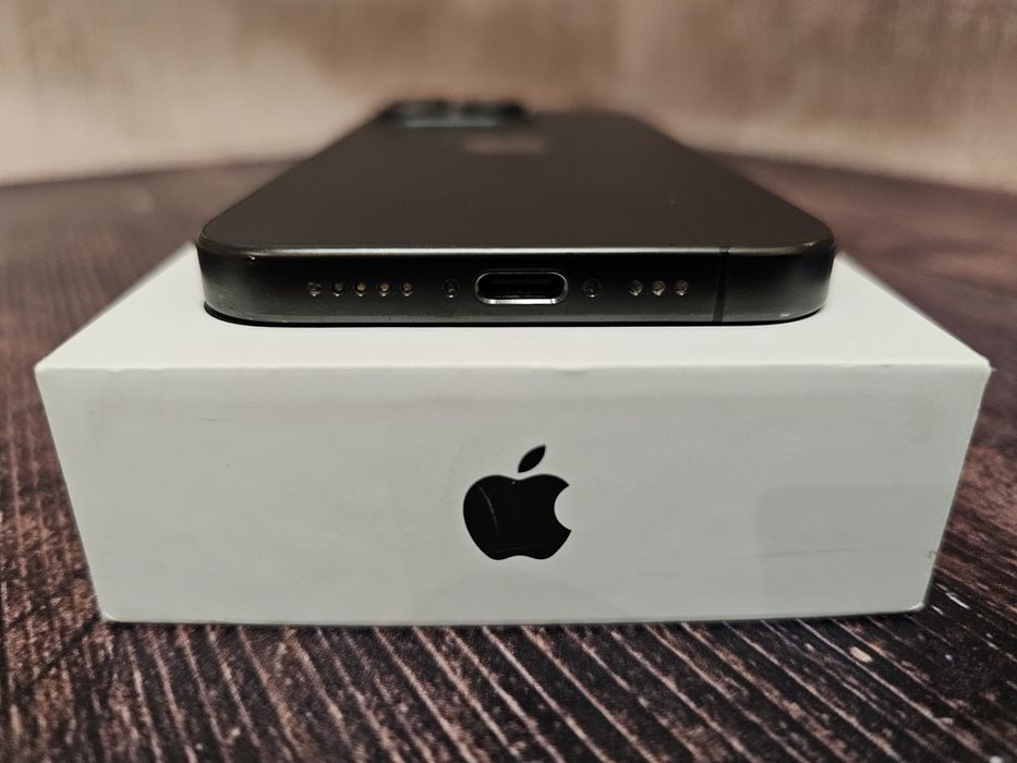 Смартфон Apple iPhone 15 Pro 128Gb Black Titanium 87% з гарантією