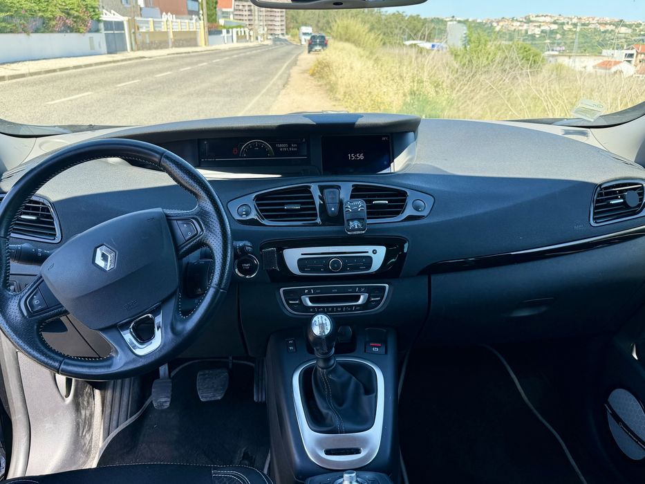 Renault Grand Scénic 7 lugares “Bose Edition” de 2016 com 160.000 km,