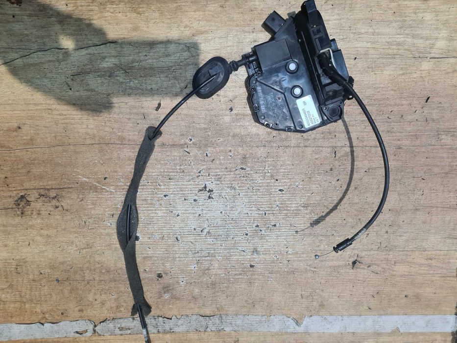 Renault Clio IV zamek drzwi przód prawy 4 PIN