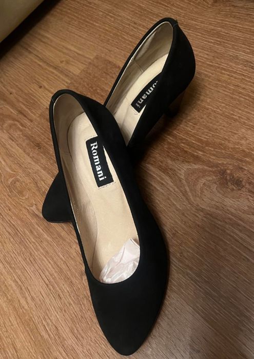 продам туфли новые замша 38 размер