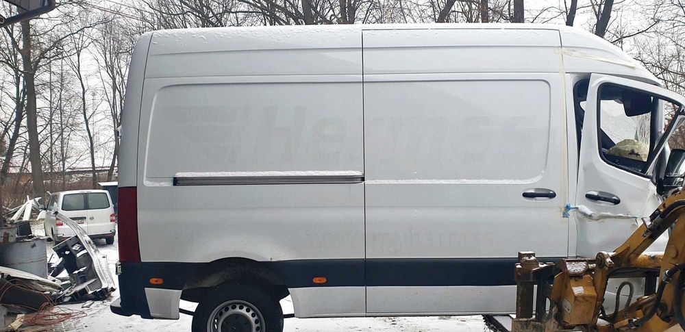 Sprinter 907 Бампер решетка комплект Разборка бу запчасти Спринтер