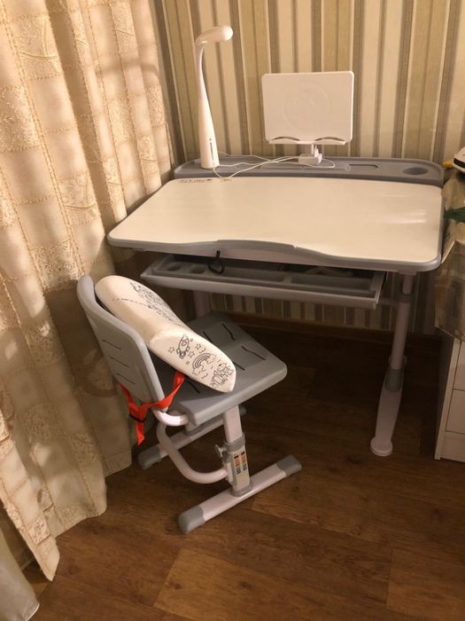 Продам стол писменный