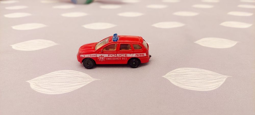 Patrol policyjny, samochód osobowy