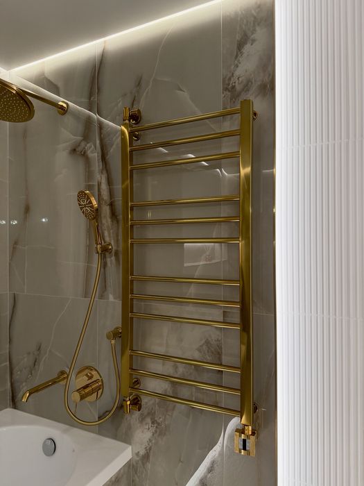 Новий будинок з дизайнерським ремонтом | ВСІ КОМУНІКАЦІЇ