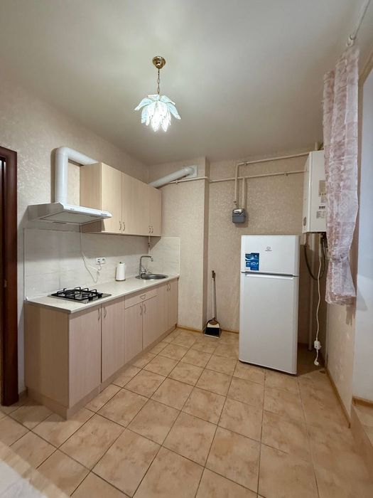 Продам 1к квартиру з ремонтом меблями АГВ 7небо