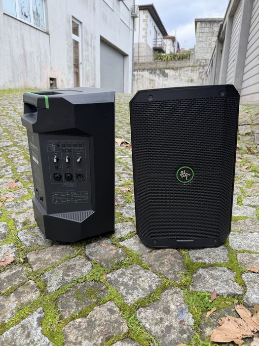 Par de colunas Mackie go 8” a Bateria