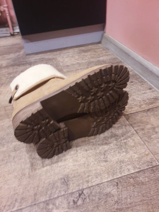 Ciepłe botki nowe rozm.39