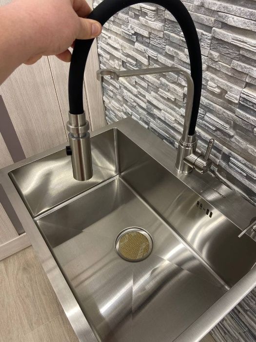 Кухонная мойка  HANDMADE VALESO 580-4303мм