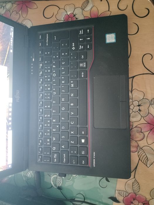Fujitsu Lifebook U Series | Intel Core i3-7100U | 16 GB RAM | SSD 238 GB